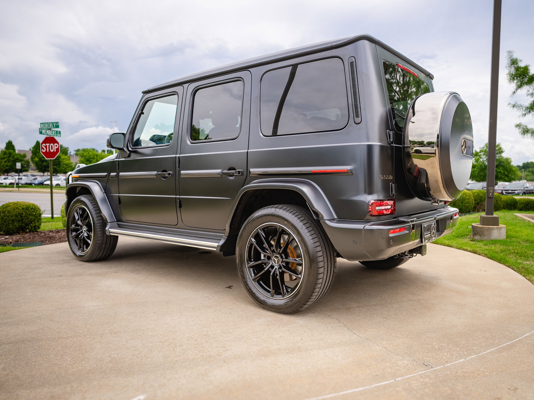 Certified Used 2026 MANUFAKTUR Night Black Magno Mercedes-Benz G 550 image 11