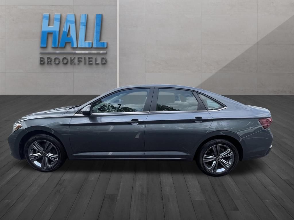 Used 2023 Gray Volkswagen 1.5T SE image 2