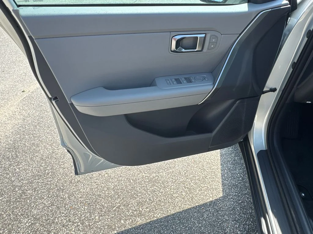 New 2027 Ivory Silver Kia EX image 10