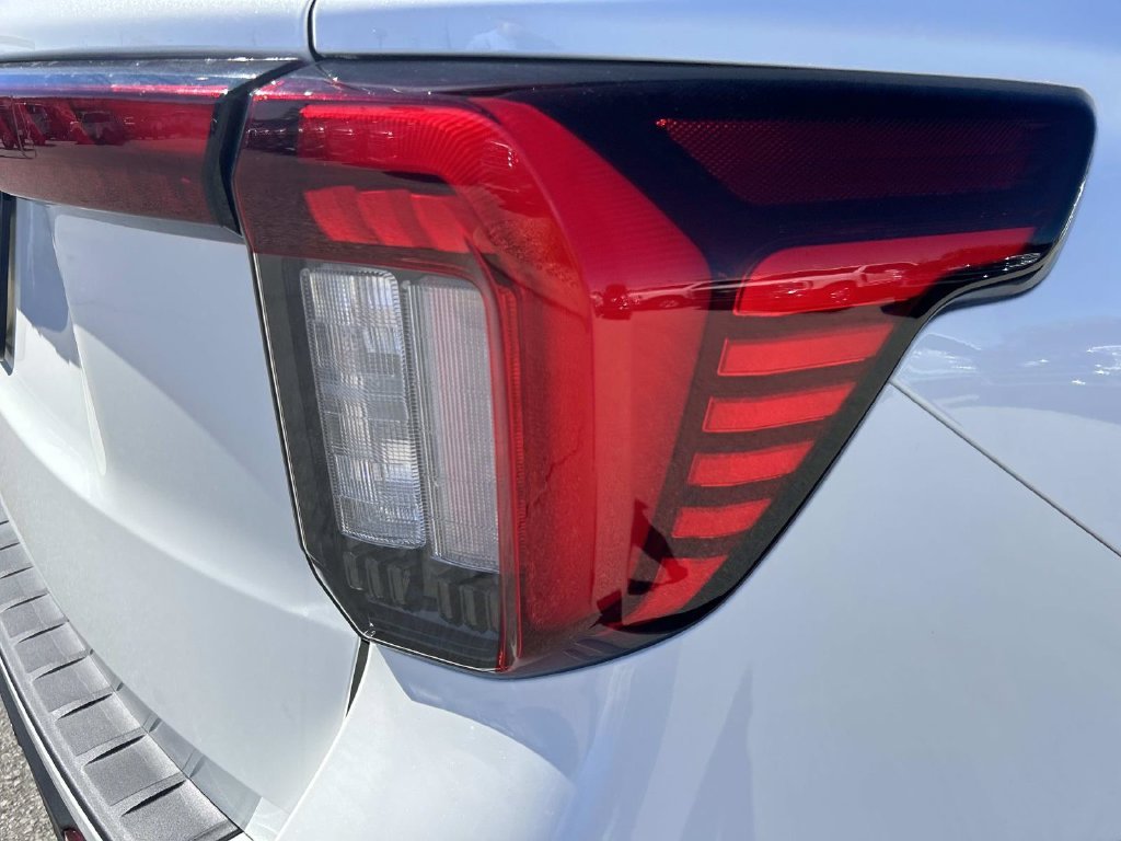 New 2027 Star White Metallic Tri-Coat Ford Active image 11