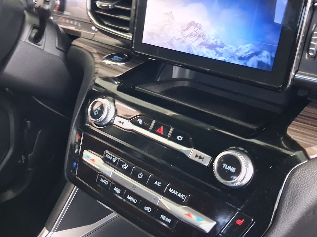 2023 Ford Explorer Limited - Photo 23