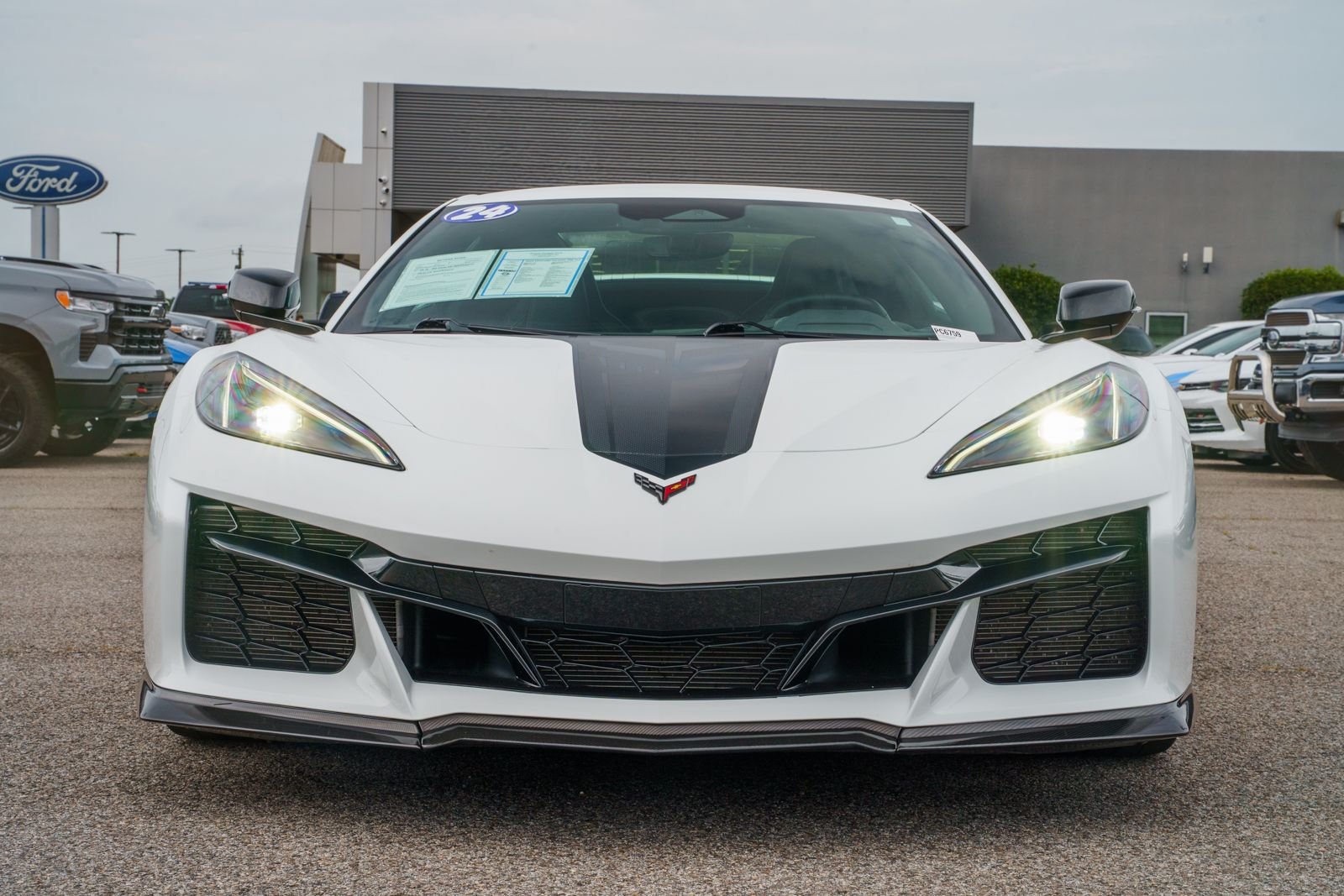Used 2024 White Chevrolet Z06 image 7
