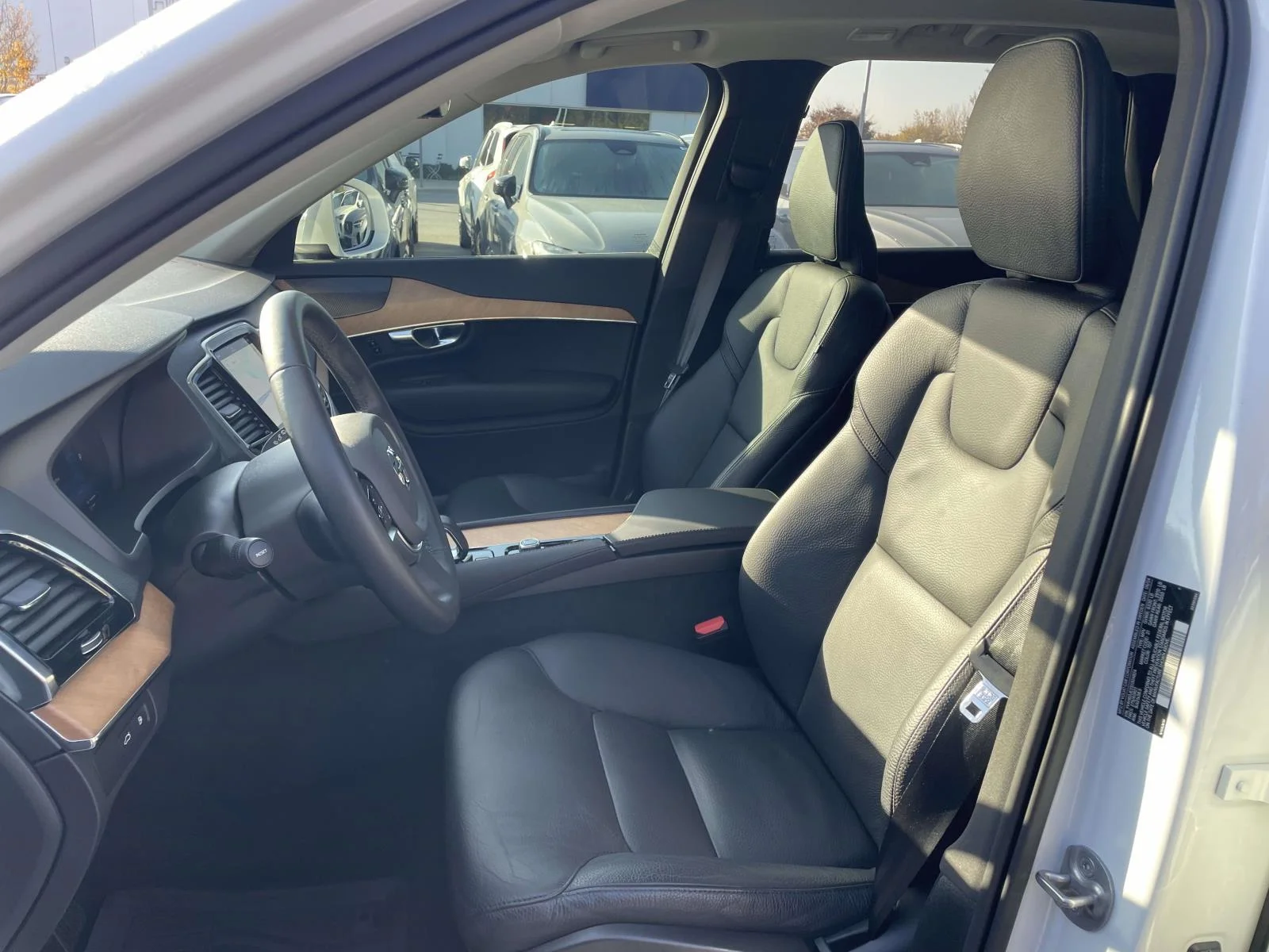 Used 2025 Crystal White Metallic Volvo Plus image 8