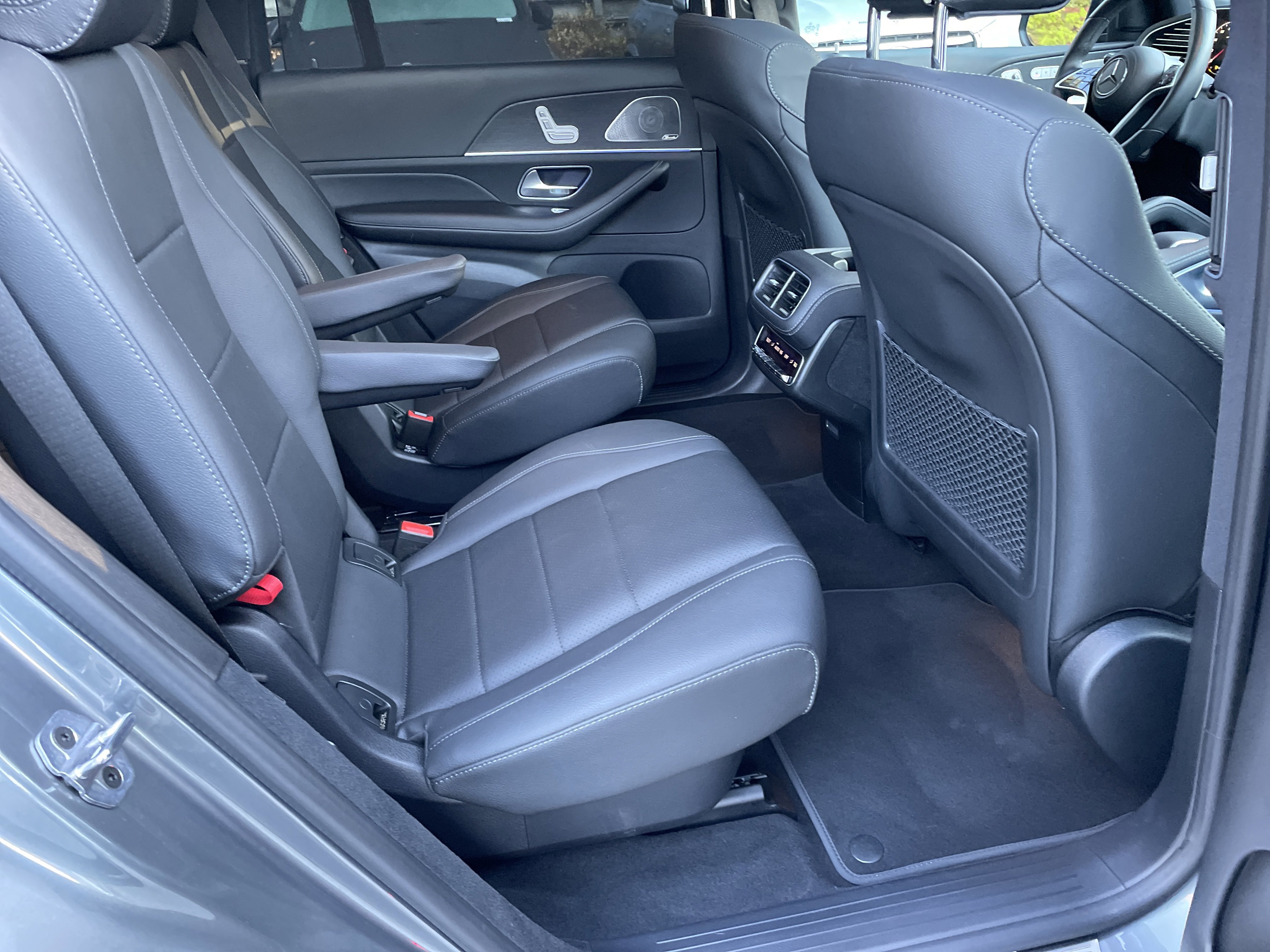 2025 Mercedes-Benz GLS Base - Photo 46