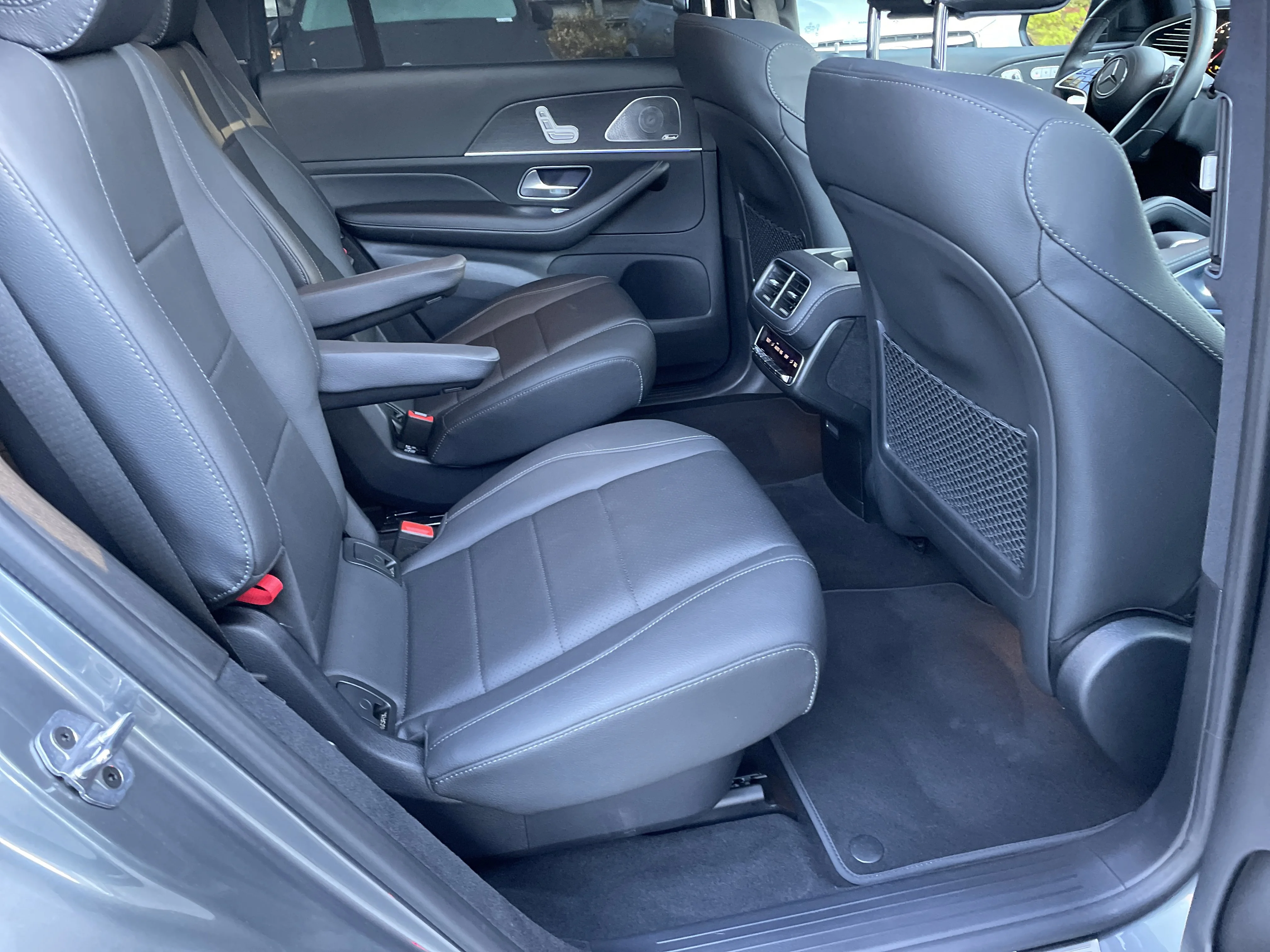2025 Mercedes-Benz GLS Base - Photo 46