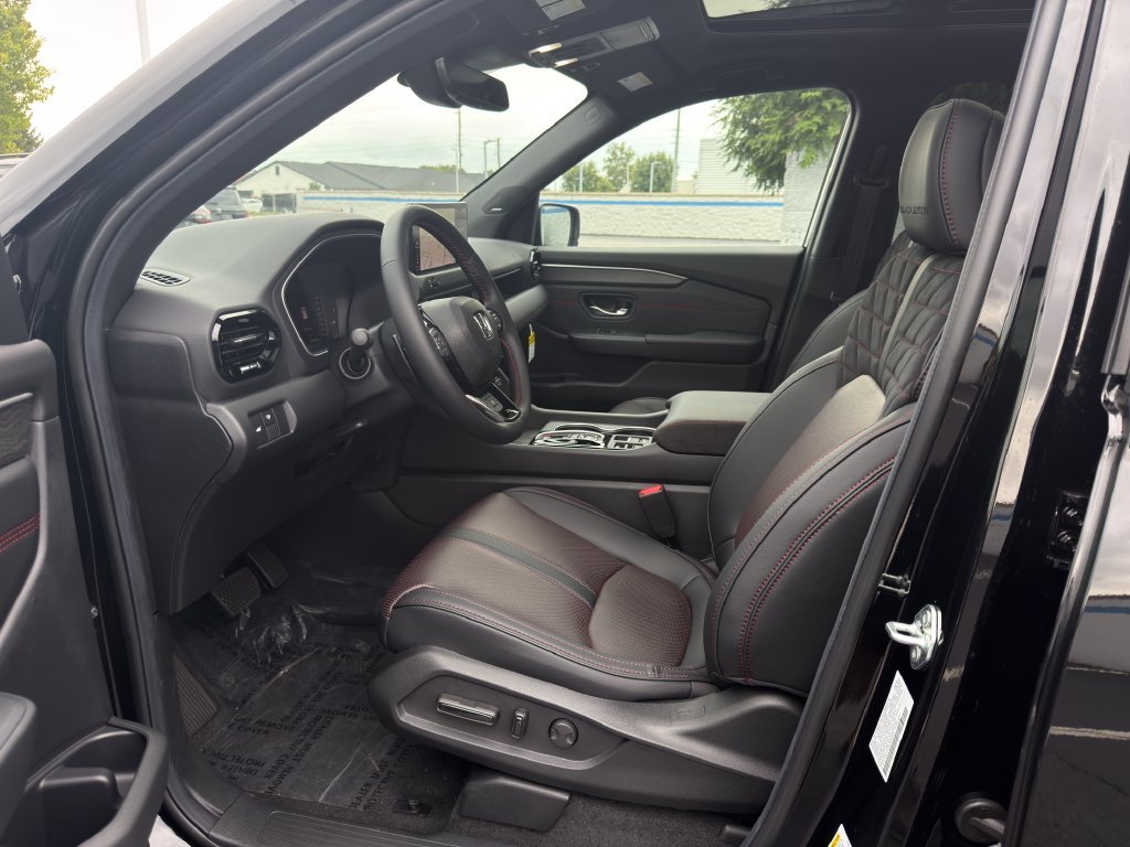 Used 2026 Crystal Black Pearl Honda Black Edition image 17
