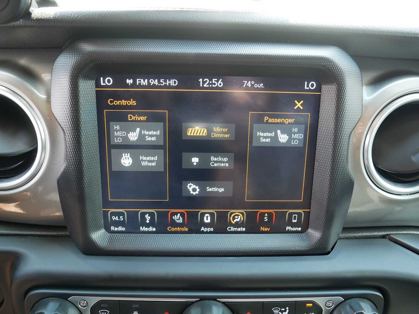 Used 2018 Bright White Jeep Sahara image 35