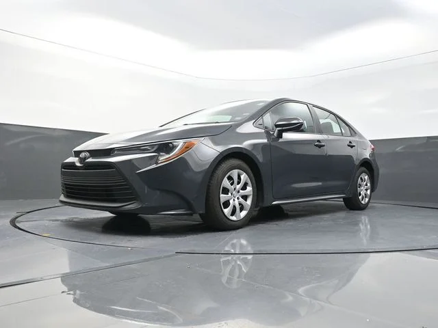 Used 2024  Toyota LE image 32