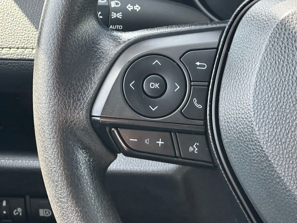 Used 2025 Silver Toyota XLE image 20