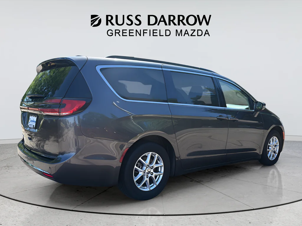 Used 2022 Gray Chrysler Touring L image 5