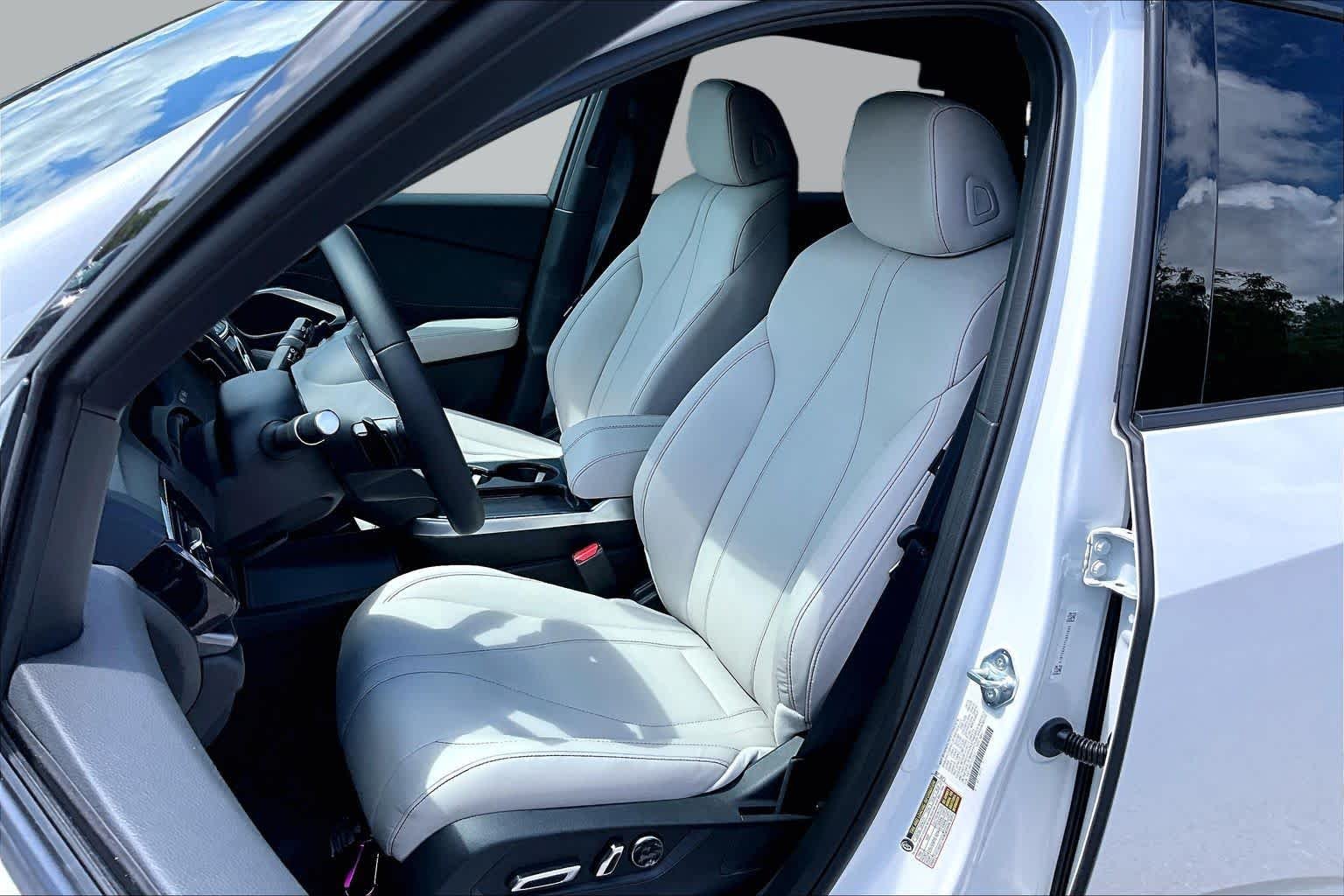 New 2026 Platinum White Pearl Acura  image 9