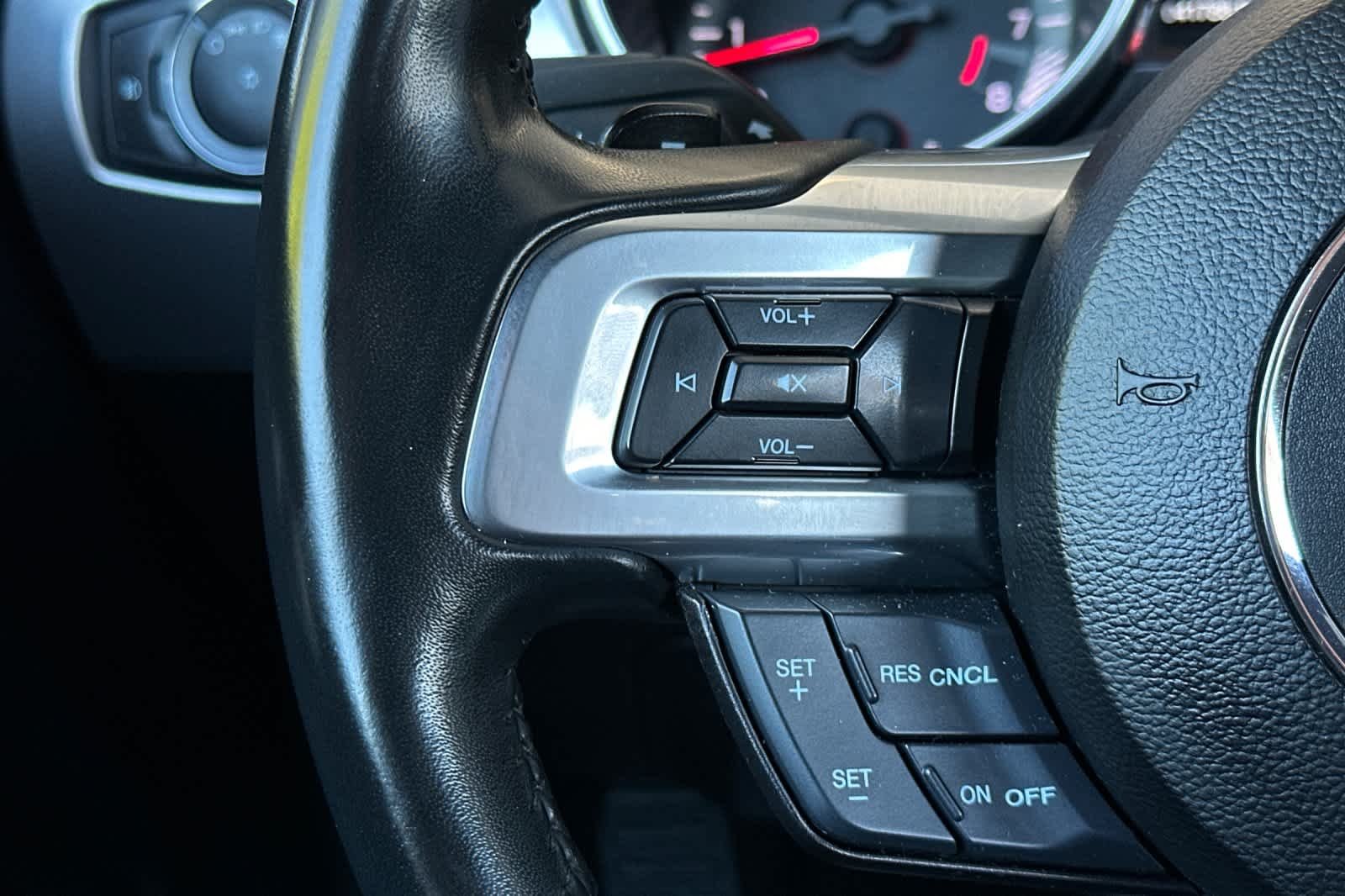 Used 2022 Oxford White Ford GT image 22