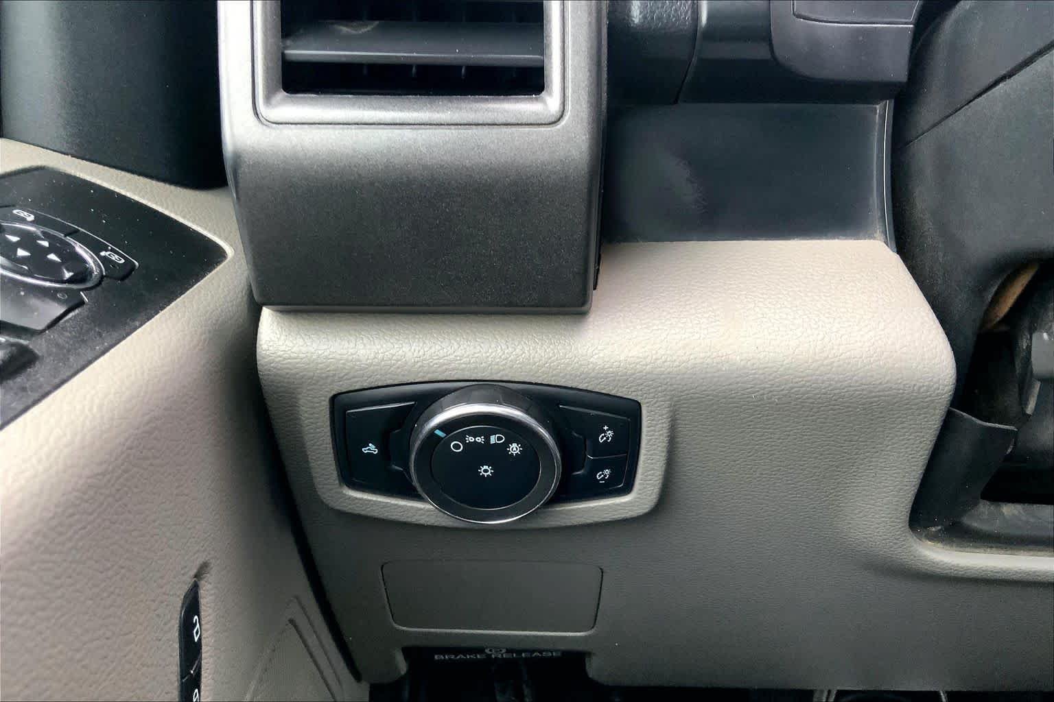 Used 2021 Oxford White Ford XL image 34