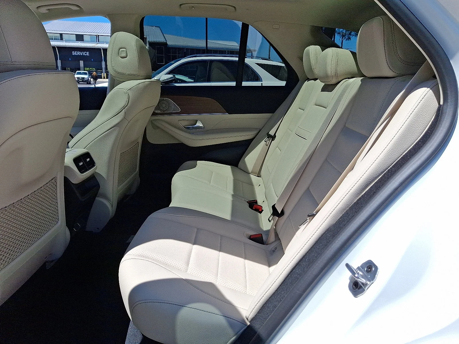 New 2026 Polar White Mercedes-Benz GLE 350 image 6