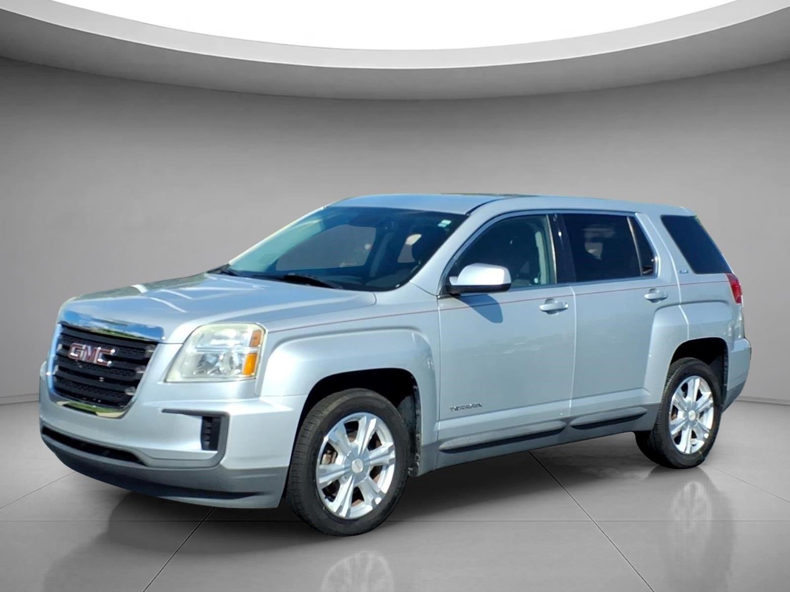 Used 2017 Quicksilver Metallic GMC SLE image 1