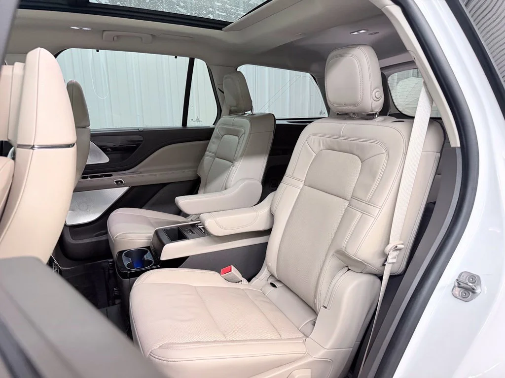 Used 2020 White Lincoln Reserve image 36