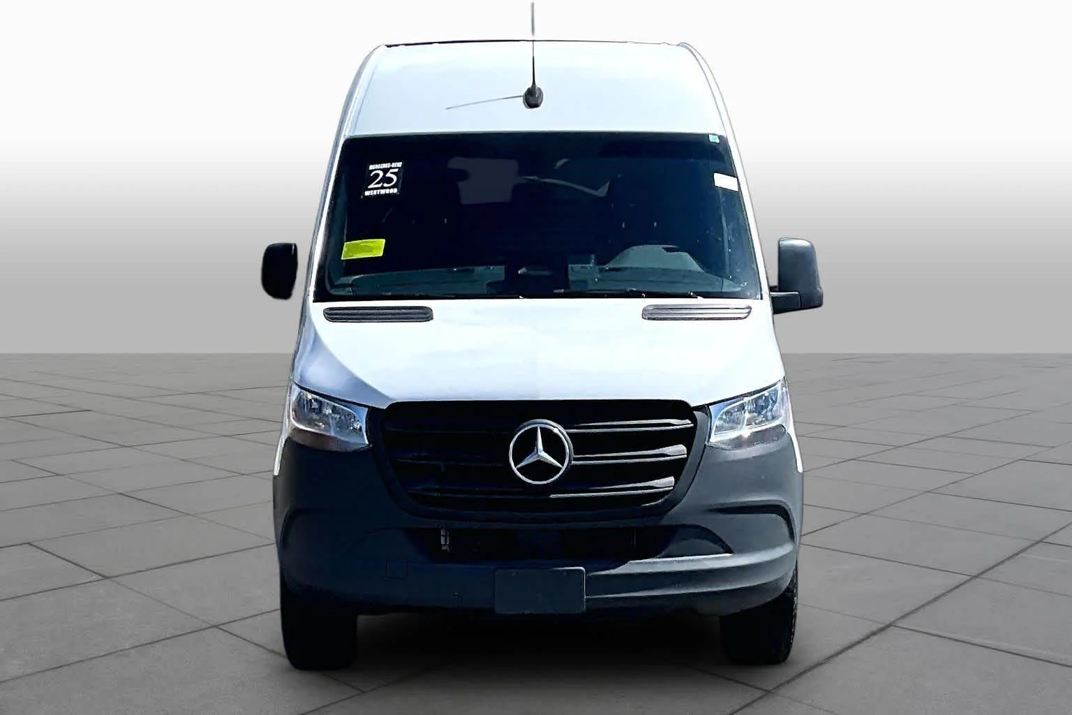 Used 2025 Arctic White Mercedes-Benz  image 4