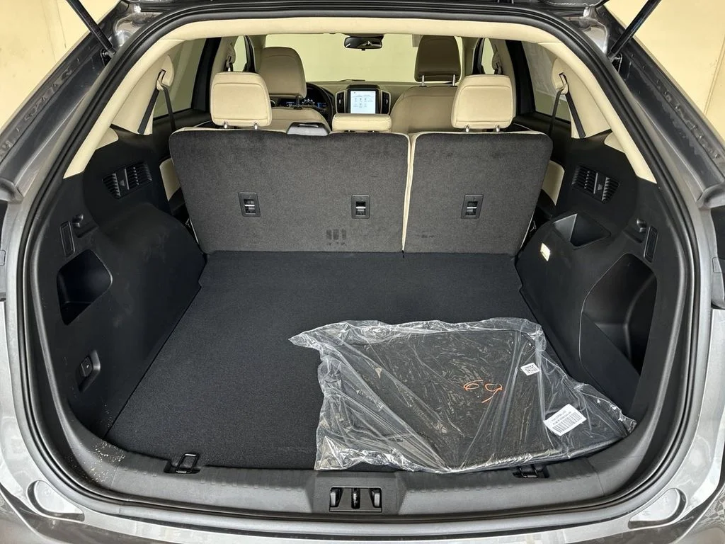 New 2024 Gray Ford SE image 23