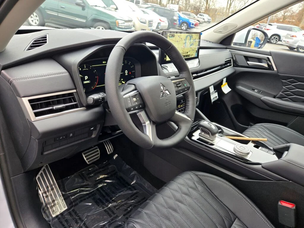 2026 Mitsubishi Outlander SEL - Photo 20