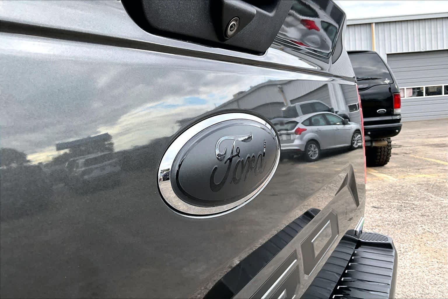 Used 2019 Magnetic Ford XLT image 33