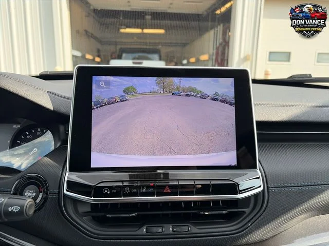 New 2026 White Jeep Latitude image 19
