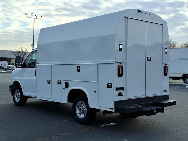 New 2025 Summit White GMC 1WT image 27