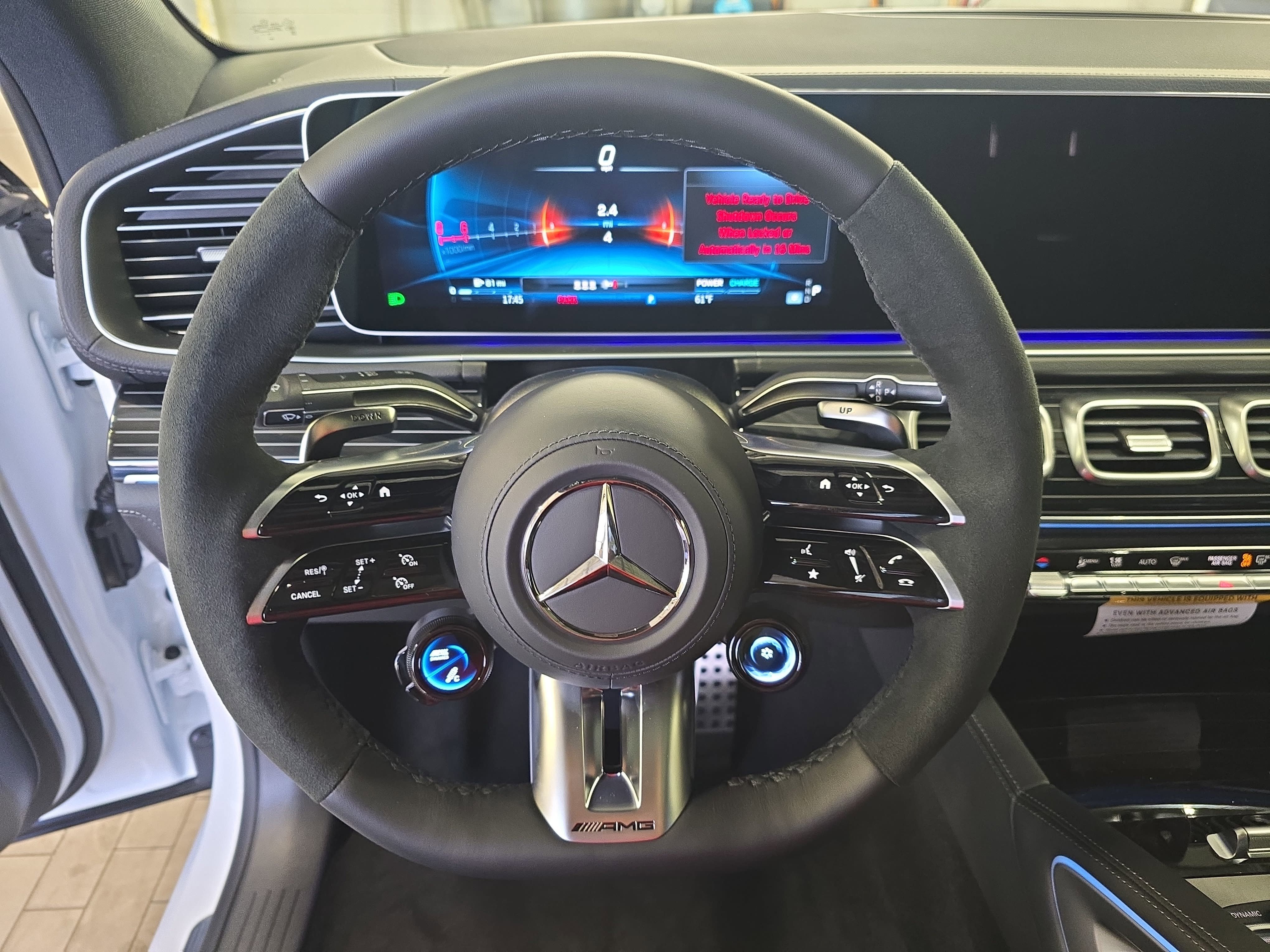 New 2026 MANUFAKTUR Moonlight White Metallic Mercedes-Benz AMG® GLE 53 4MATIC+ Coupe image 18