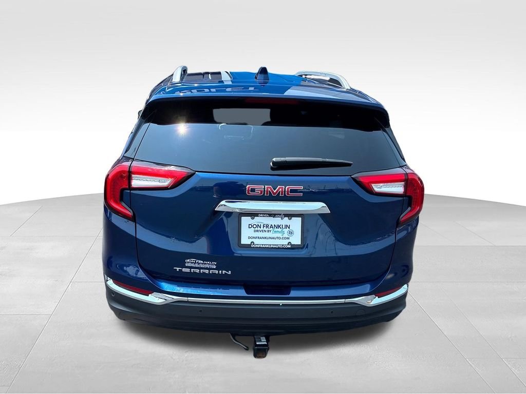 Certified Used 2022 Blue GMC SLT image 4