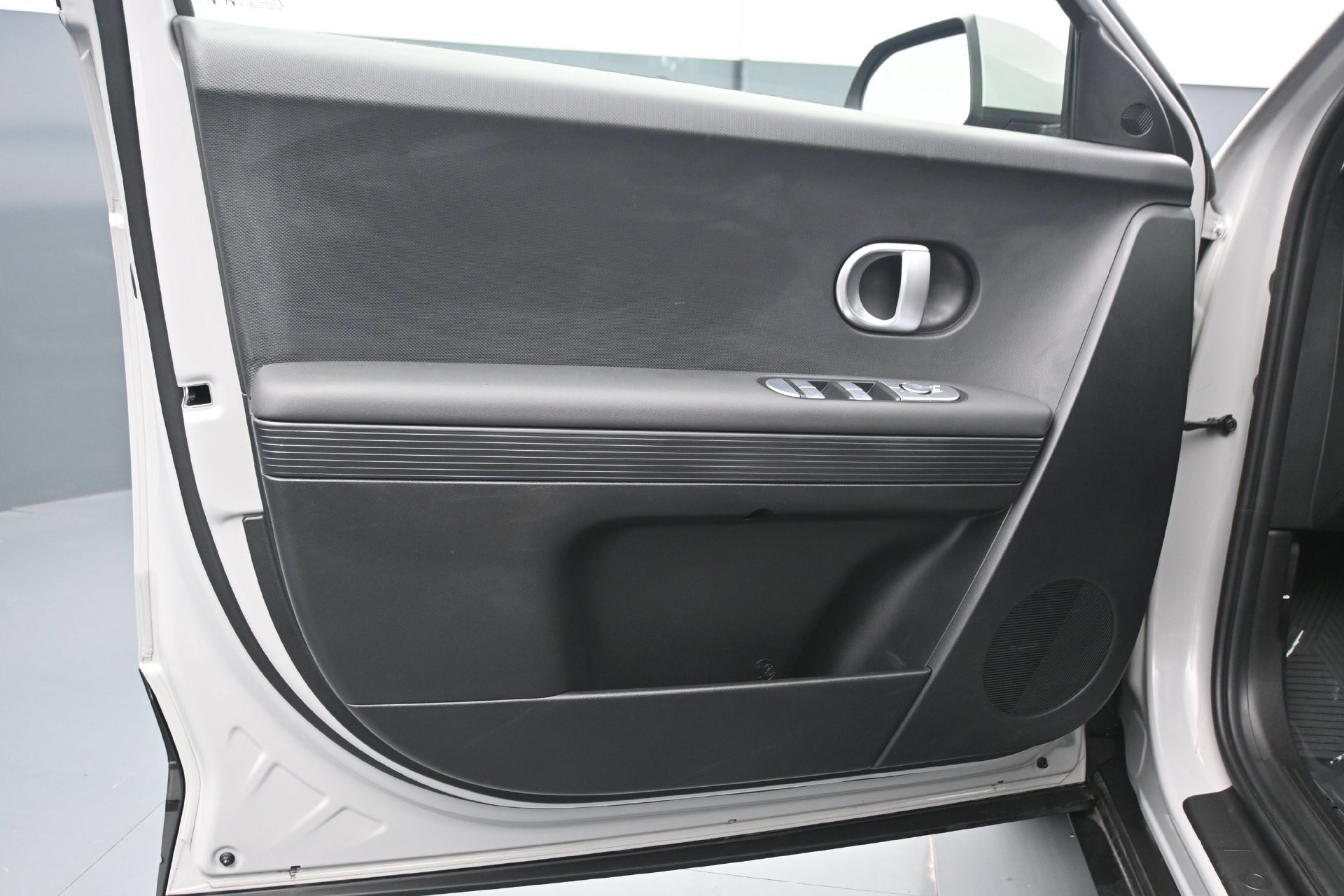 Used 2024 Cyber Gray Hyundai SEL AWD image 21
