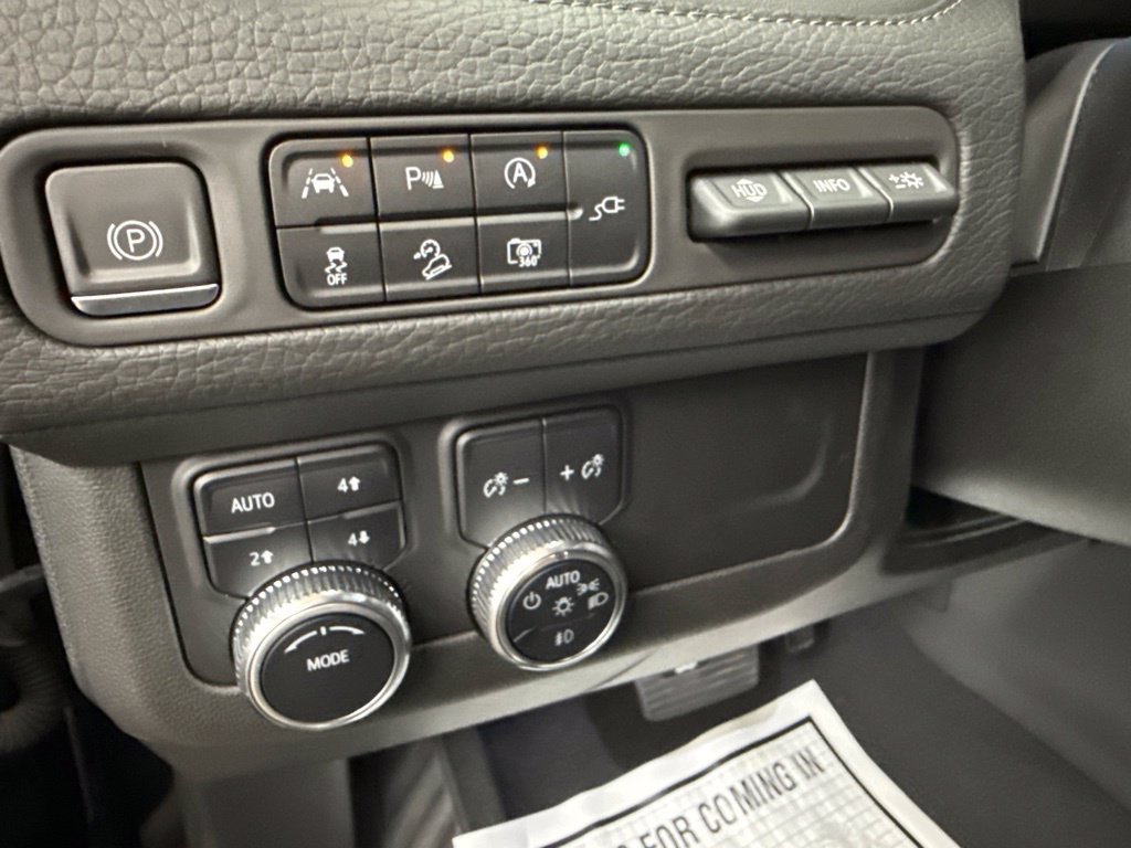 Used 2022 Black GMC Denali image 23