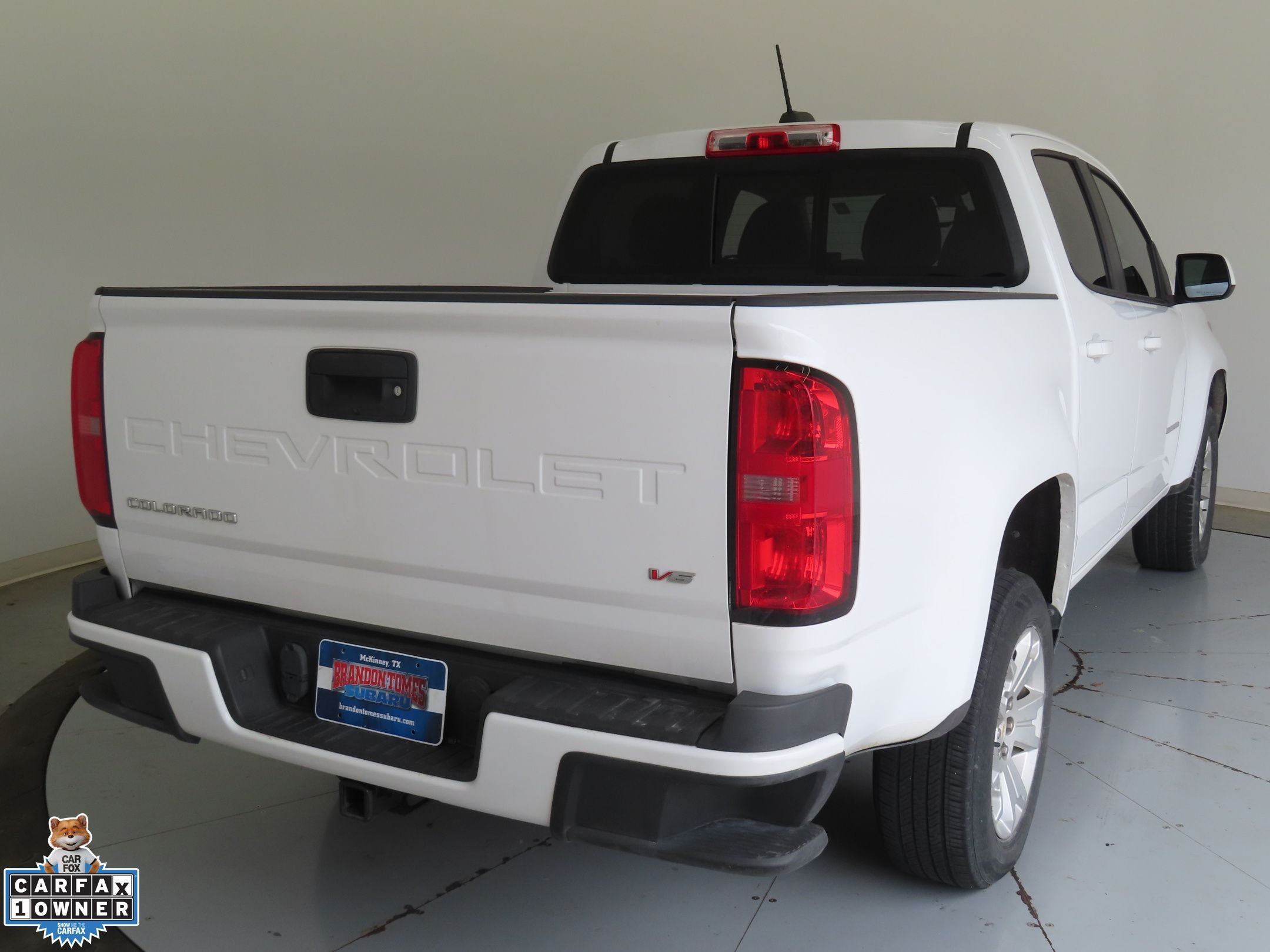 Used 2021 White Chevrolet LT image 3