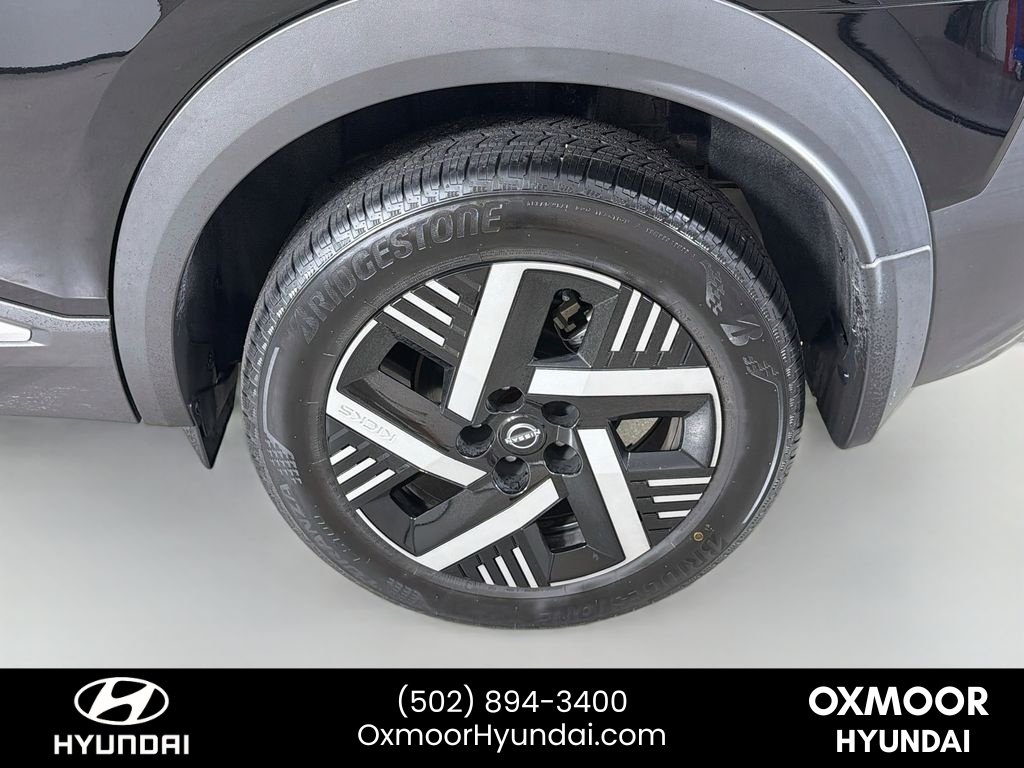 Used 2025 Super Black Nissan SV image 28