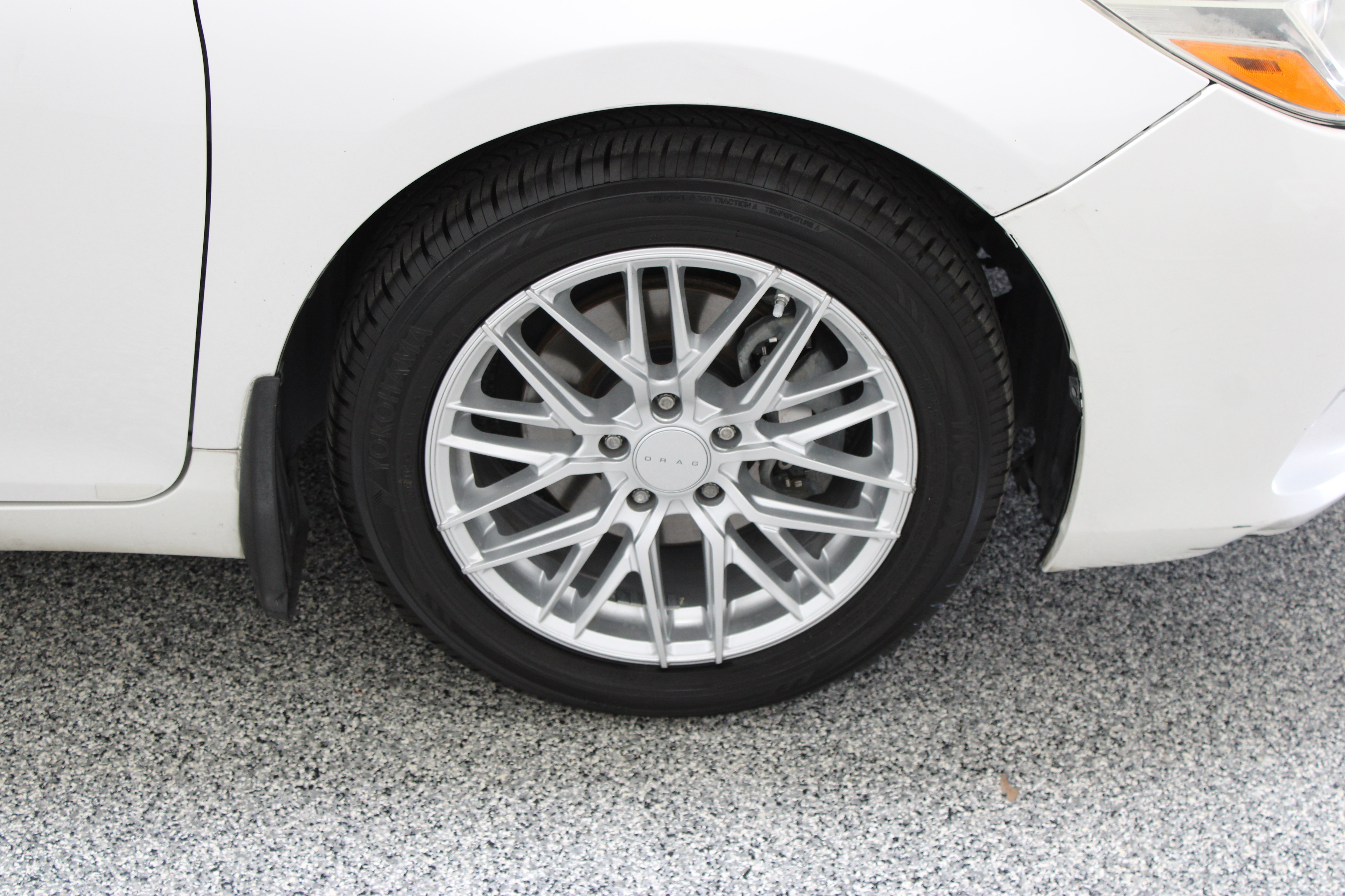Used 2015 Blizzard Pearl Toyota XLE 3.5L image 5