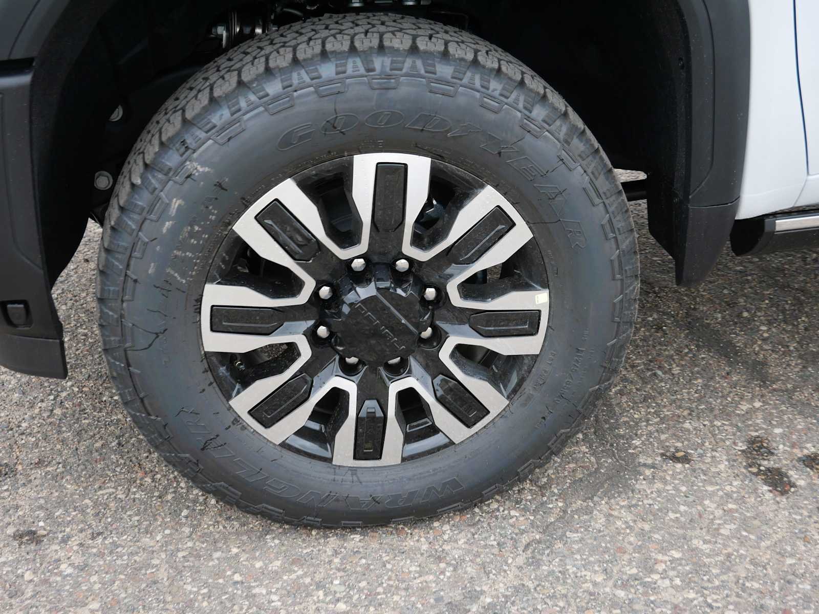 2026 GMC Sierra 2500HD Denali Ultimate - Photo 9