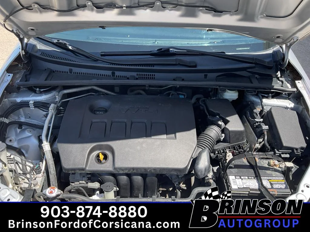Used 2018 Classic Silver Metallic Toyota LE image 11