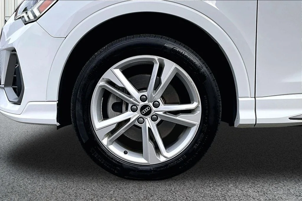 Used 2021 White Audi Premium Plus image 33