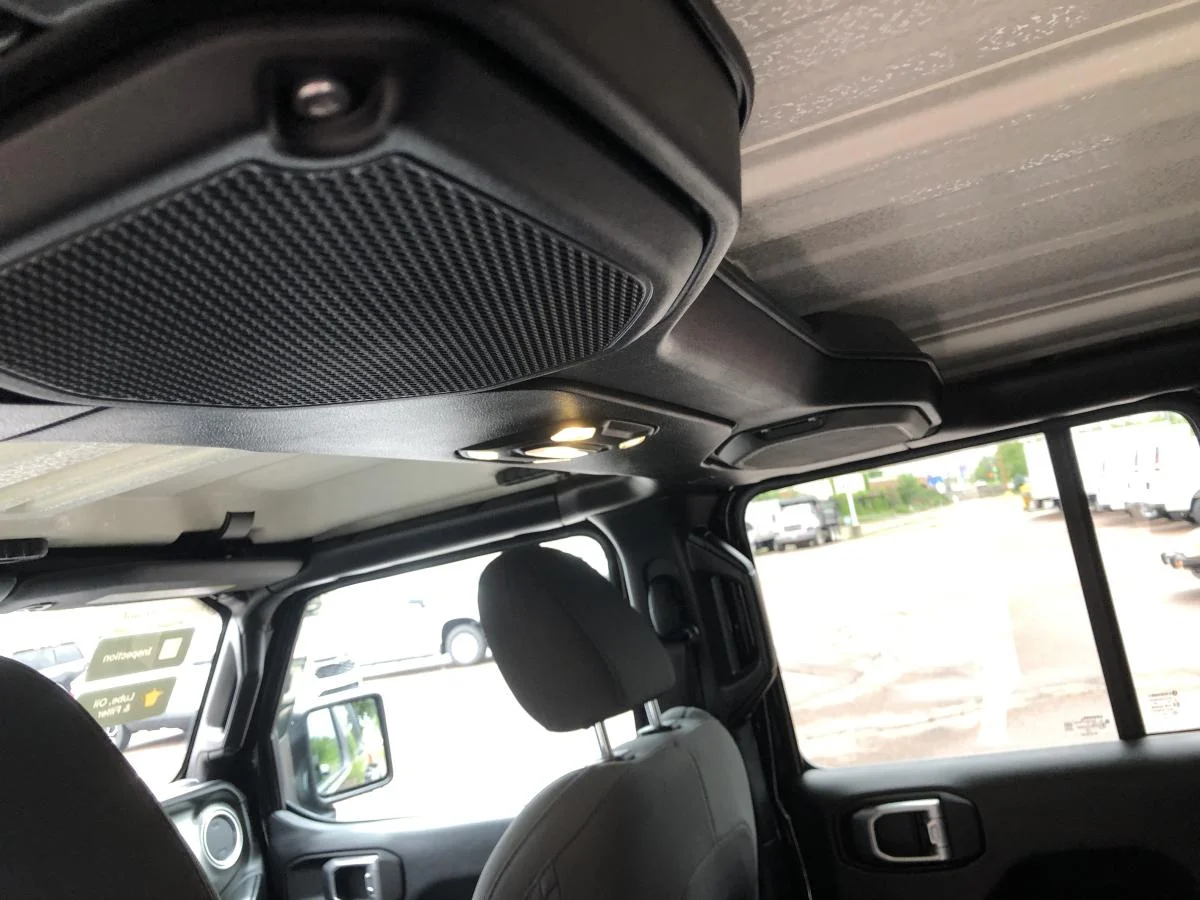 Used 2019 Black Jeep Unlimited Sahara 4x4 image 17