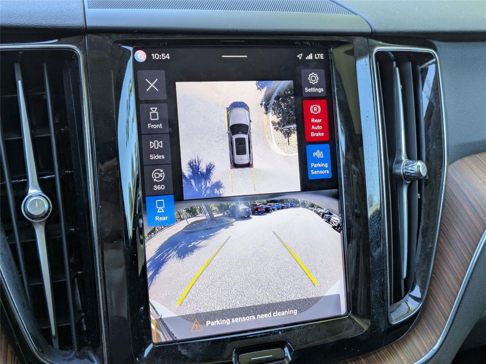 Used 2024 Vapour Grey Metallic Volvo Plus Dark Theme image 25