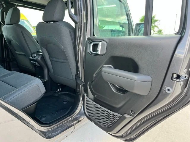 New 2026 Granite Crystal Metallic Clearcoat Jeep Sport image 19