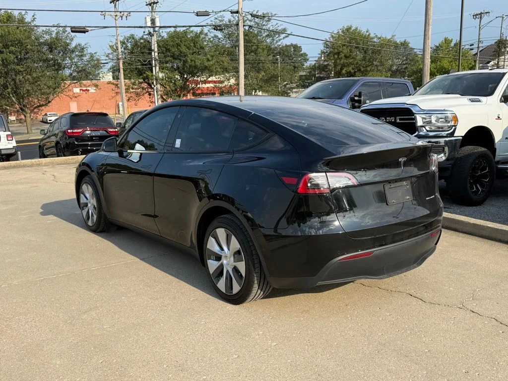 Used 2022 Black Tesla Long Range image 8