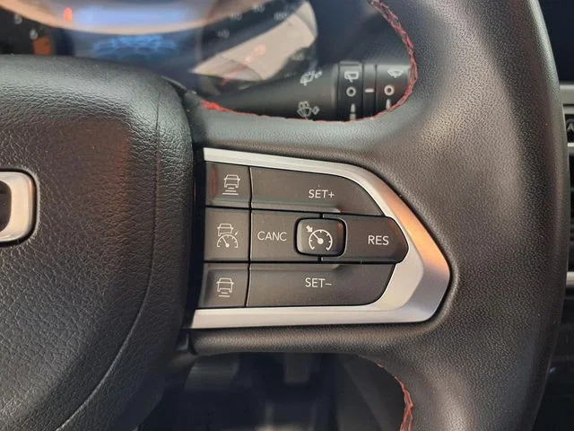 Used 2023 Crystal Metallic Jeep Trailhawk image 10