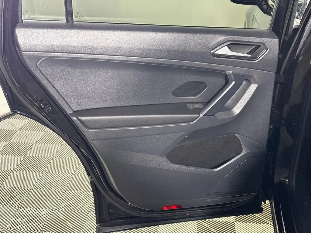 Used 2018 Black Volkswagen 2.0T SE image 19