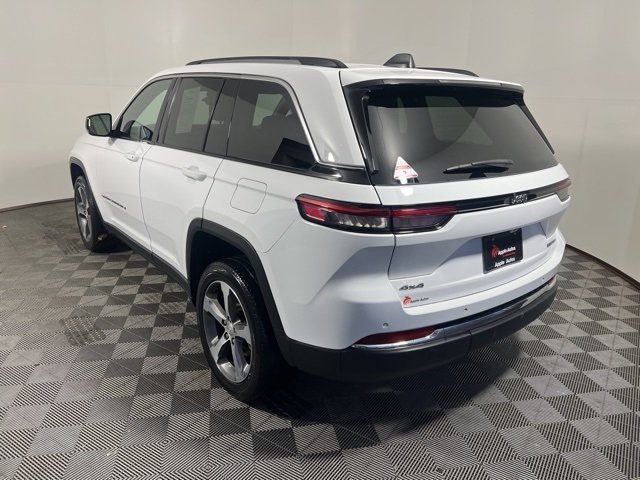 2023 Jeep Grand Cherokee Limited photo 3