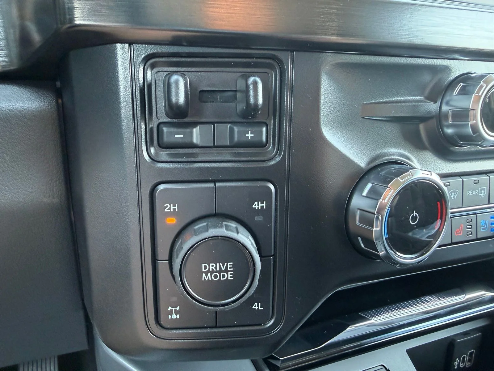 New 2026 Marsh Gray Ford F-350® Lariat® image 21