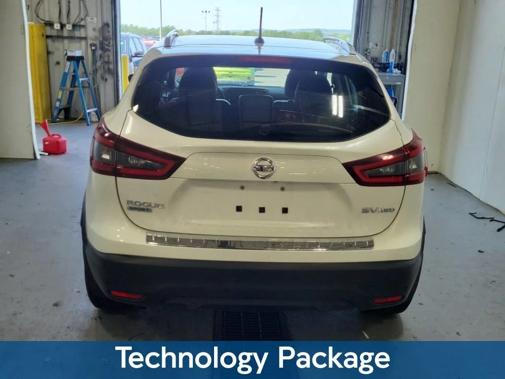 Used 2022 White Nissan SV image 5