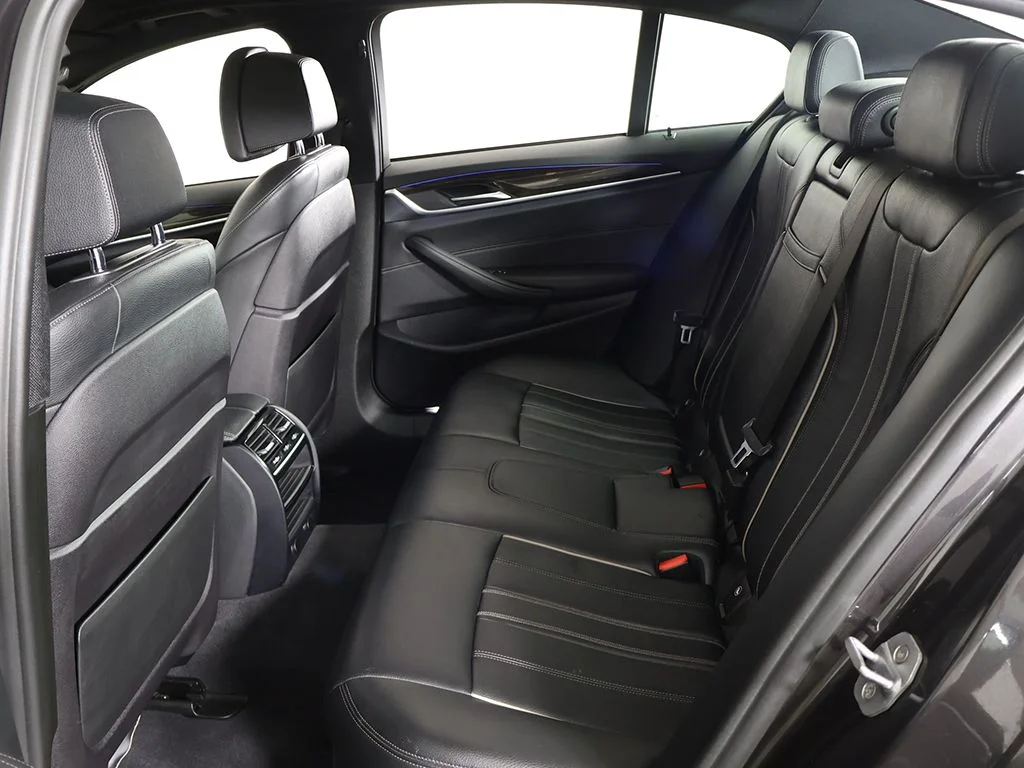 Used 2018 Dark Graphite BMW 530e xDrive iPerformance image 37