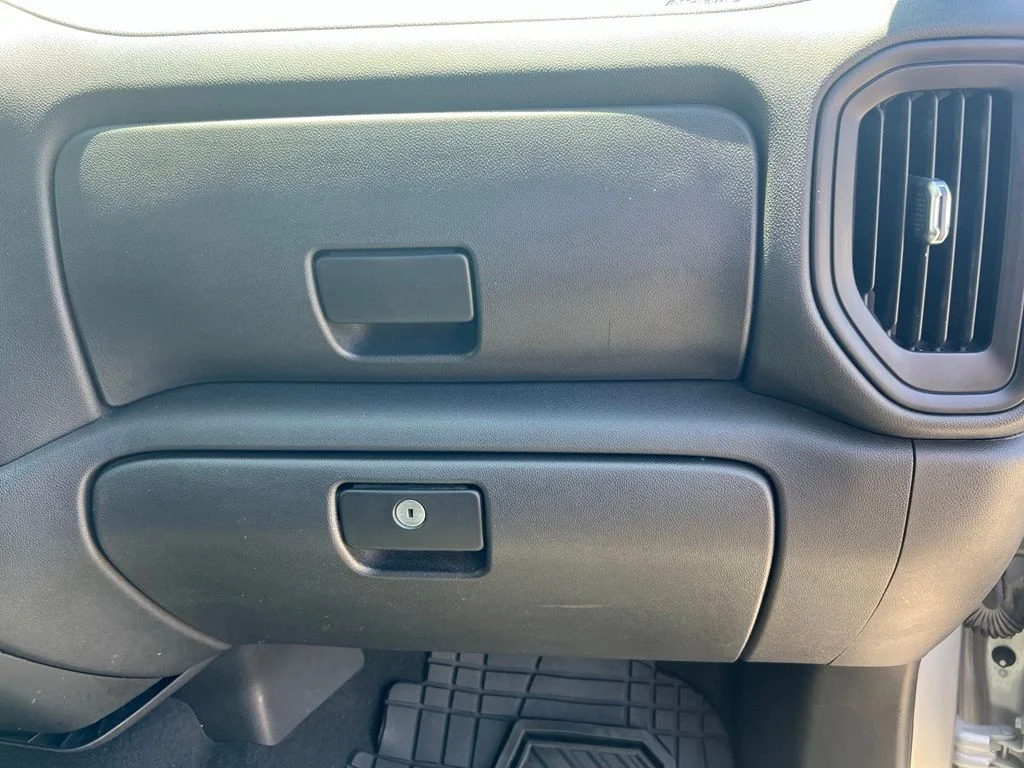 Used 2022 Silver Chevrolet Custom image 26