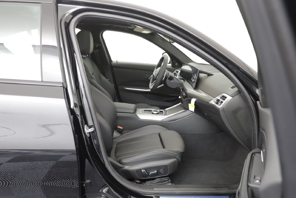 New 2026 Black Sapphire Metallic BMW 330i xDrive image 19