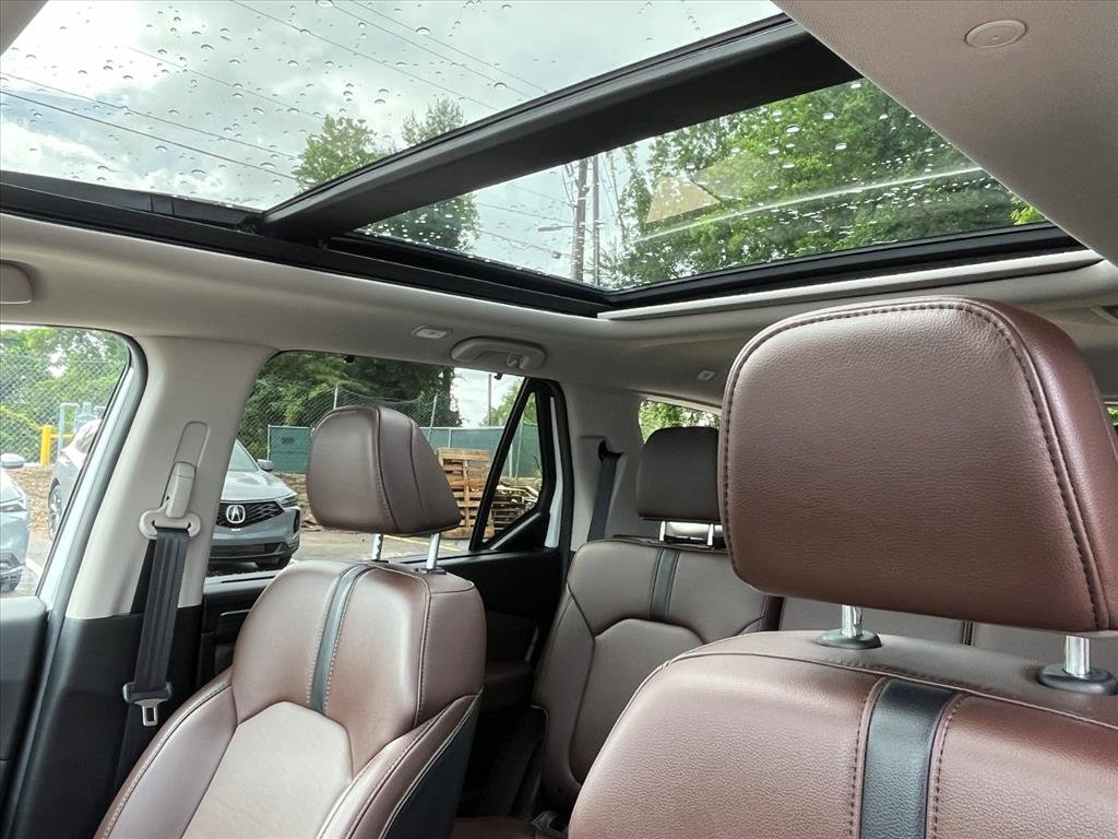 Used 2026 Platinum White Pearl Honda Touring image 9