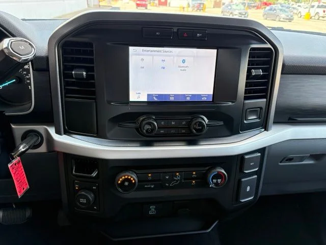 Used 2022  Ford XL image 15